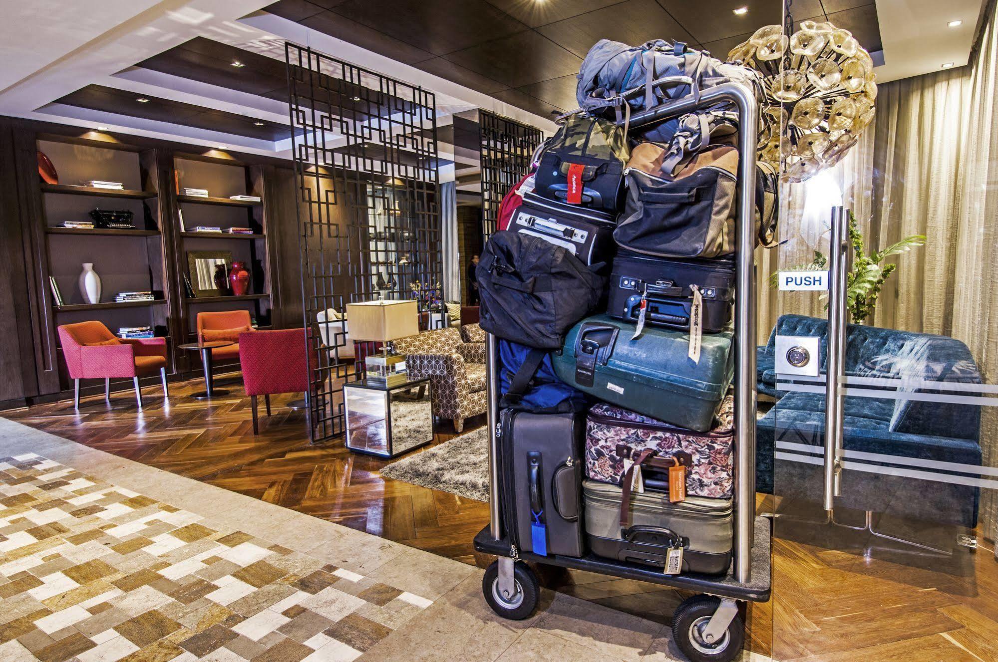 Hotel Morrison Usaquen Bogota Ngoại thất bức ảnh Luggage cart